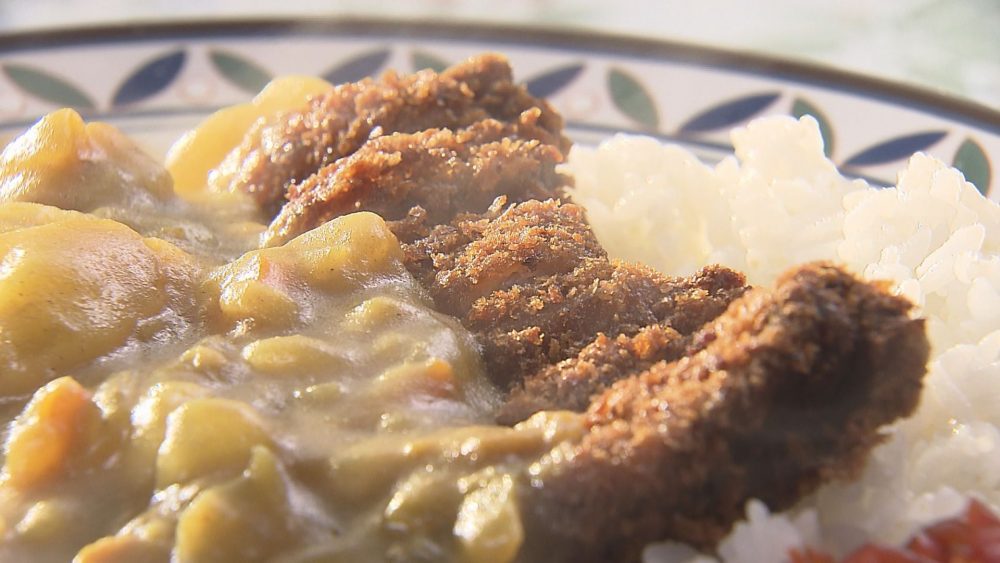 サクサクに揚げたカツが中央に