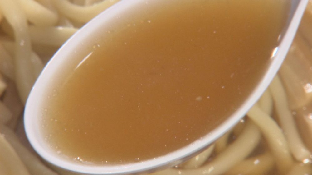 魚だしの上品な風味を感じるスープ