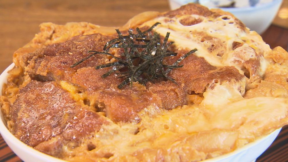 器からはみ出すほどのボリューム