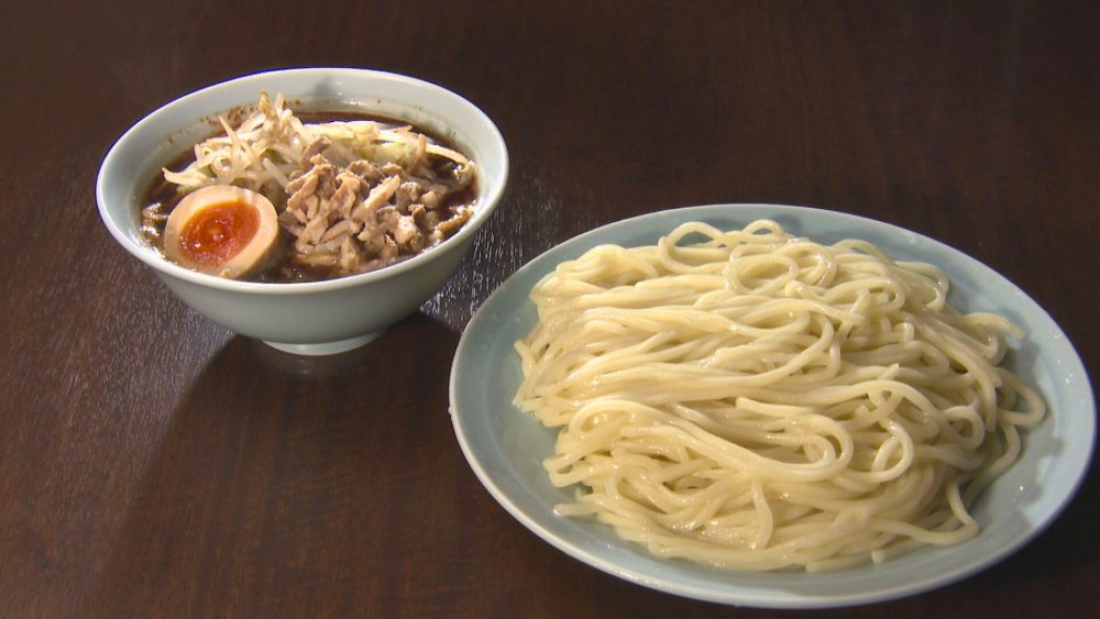 食べ応え十分！もちもち自家製麺とたっぷり具材の人気「つけそば」