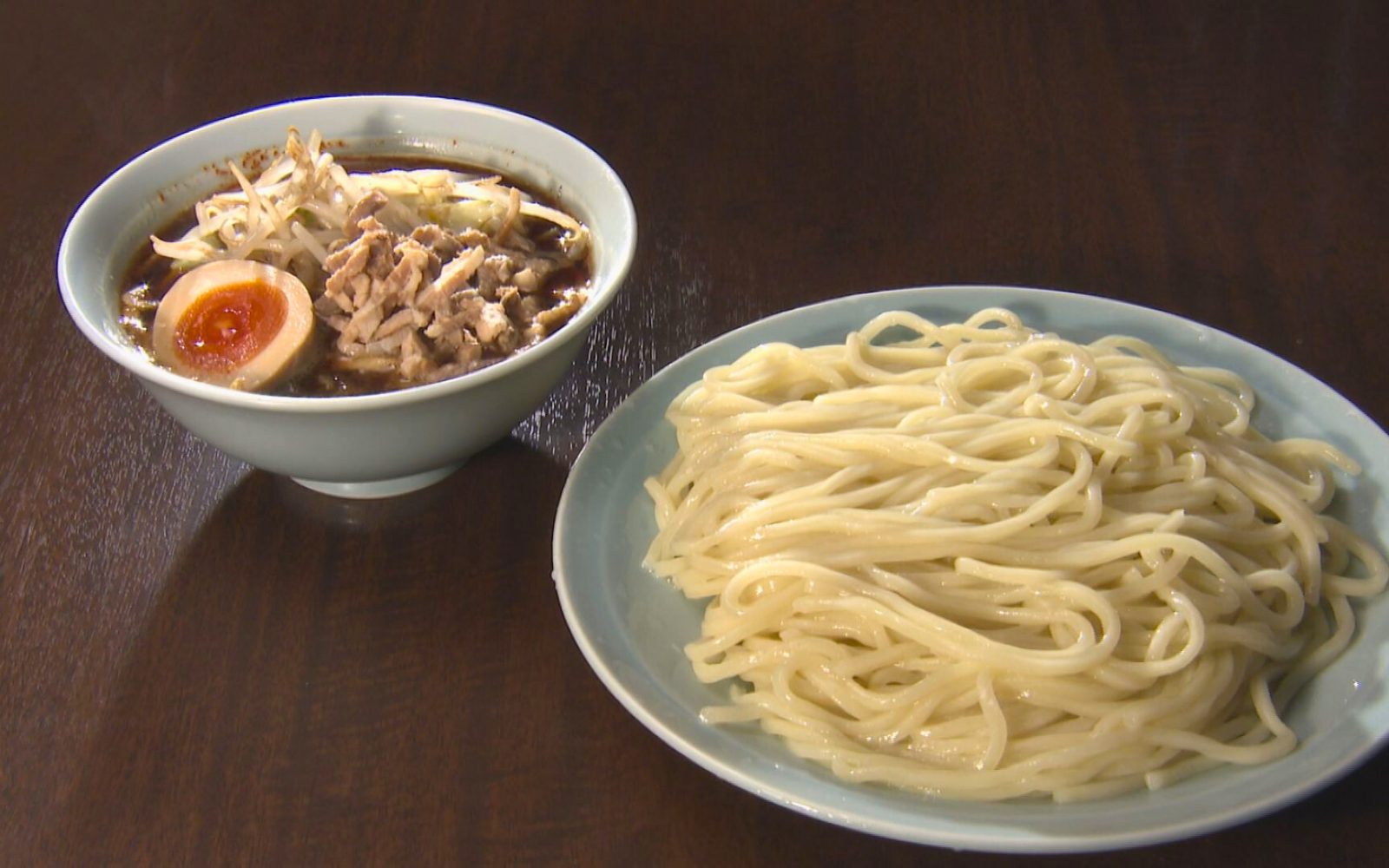 食べ応え十分！もちもち自家製麺とたっぷり具材の人気「つけそば」