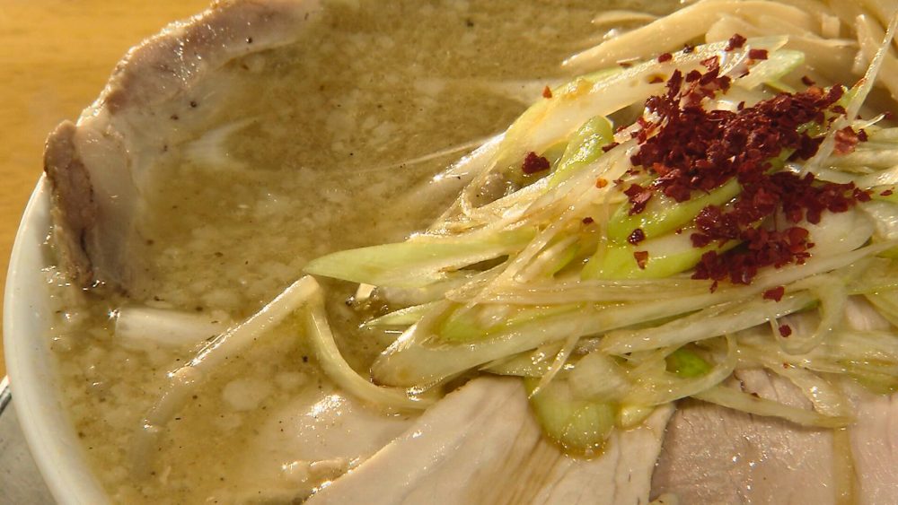 温泉施設の隣で堪能　様々な味の「みそラーメン」