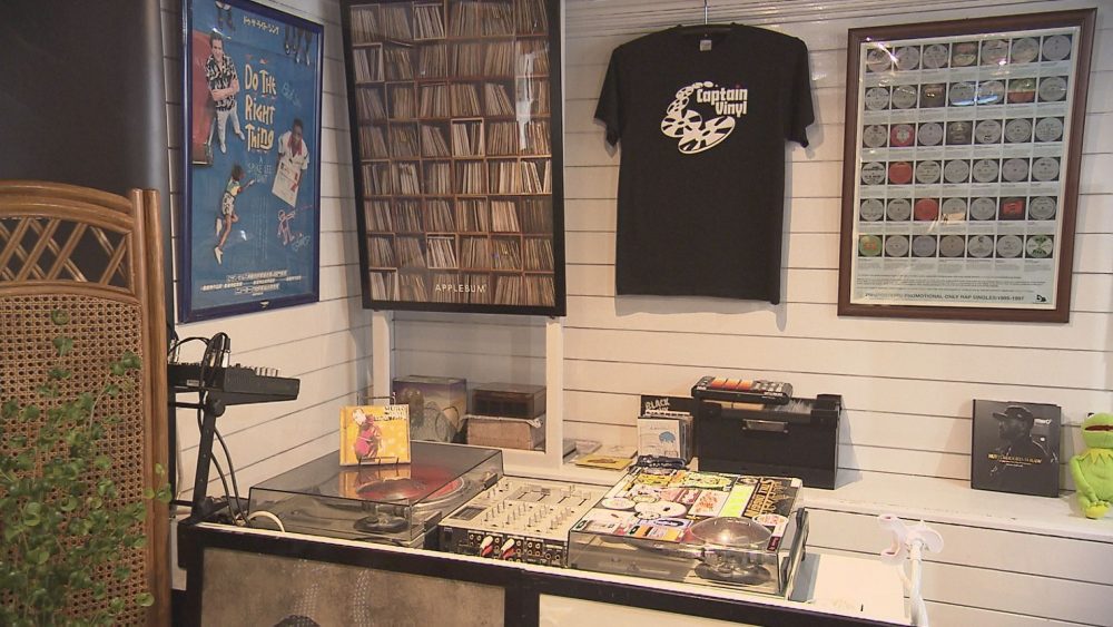 「セレクトショップ」内で飲食