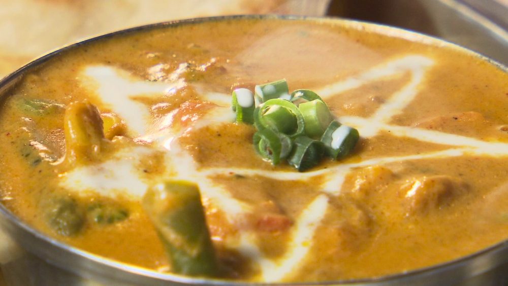 インドやネパールから取り寄せたスパイスを使っている