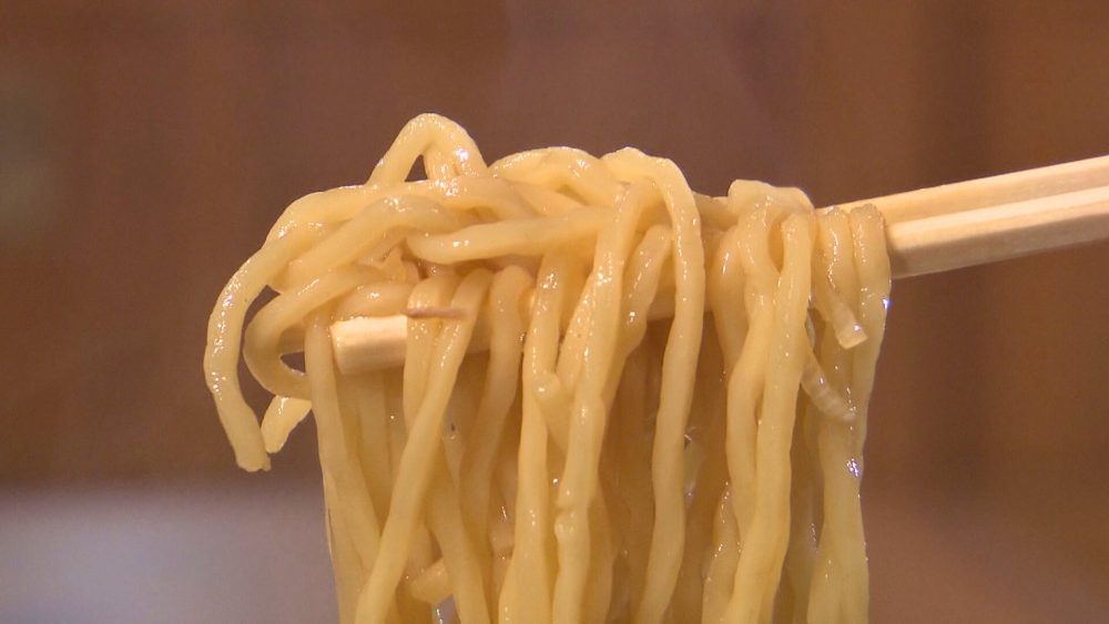 特注の中太麺はスープと好相性