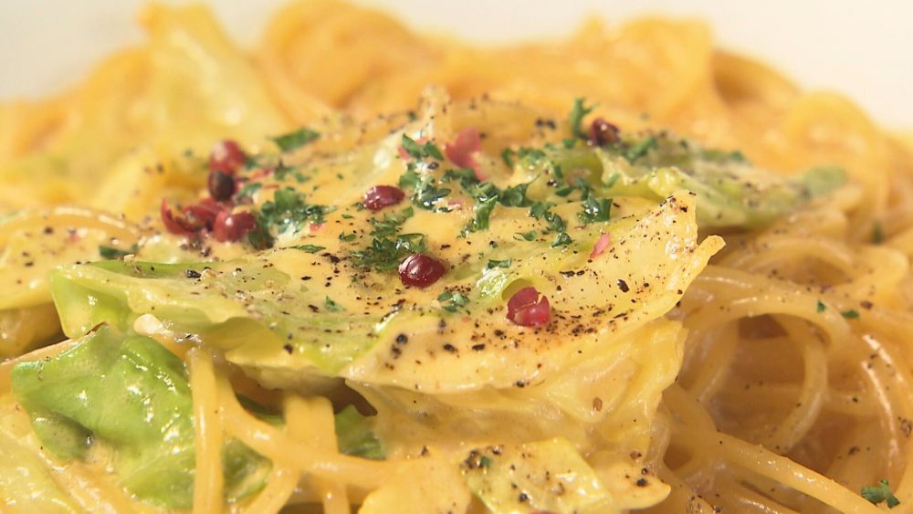 ウニ、生クリーム、春キャベツにパスタを合わせる