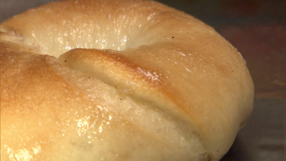 もちもち＆ジュワーな食感がうれしい　青森市浪岡のポムミエルで味わう厳選素材のベーグルと特製揚げコッペ