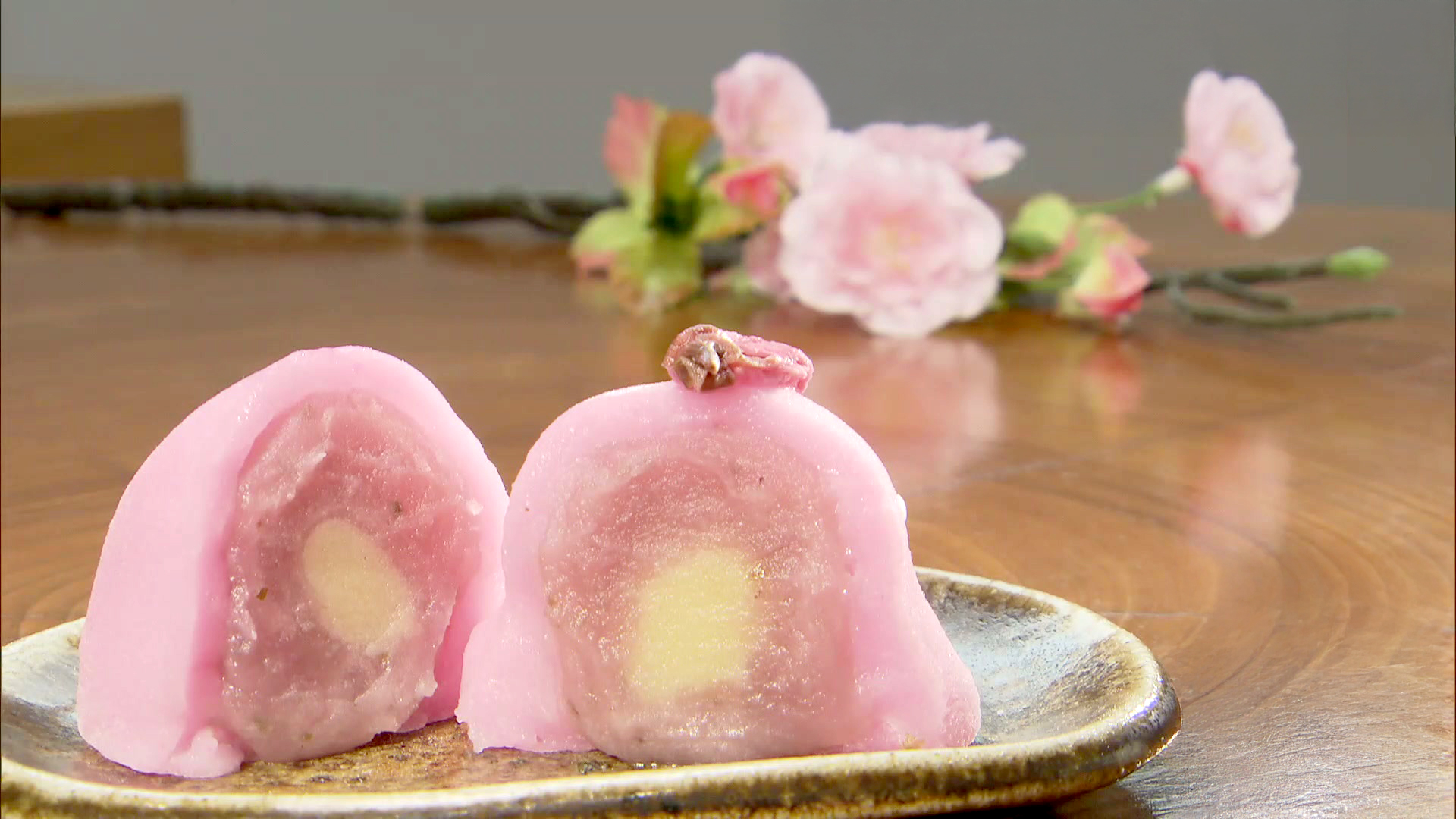 弘前市「手作り菓子 あずき庵」で春を先取りする期間限定の桜大福と