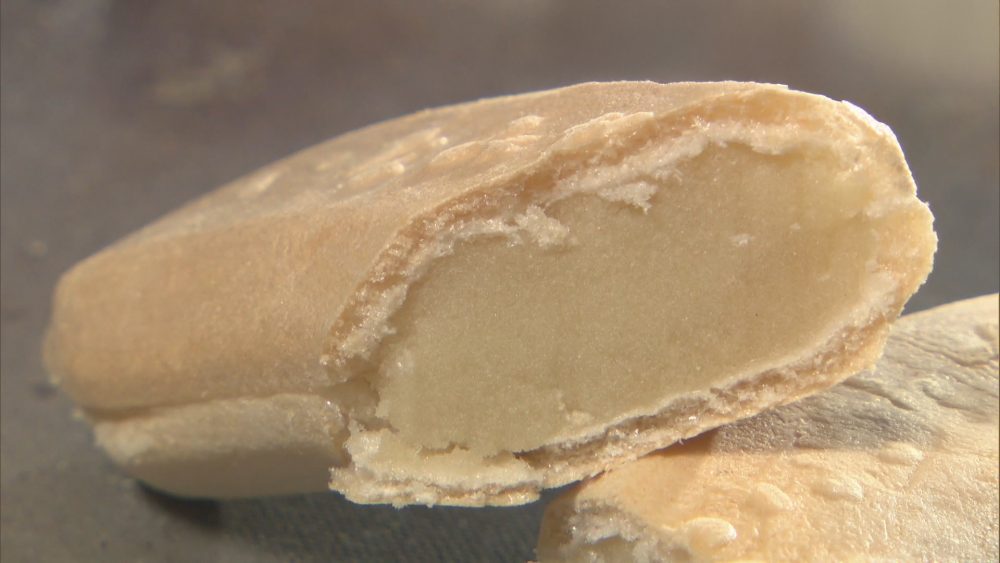 明治38年創業の弘前市いなみや菓子店で味わう伝統のいなみやバナナと春の和菓子