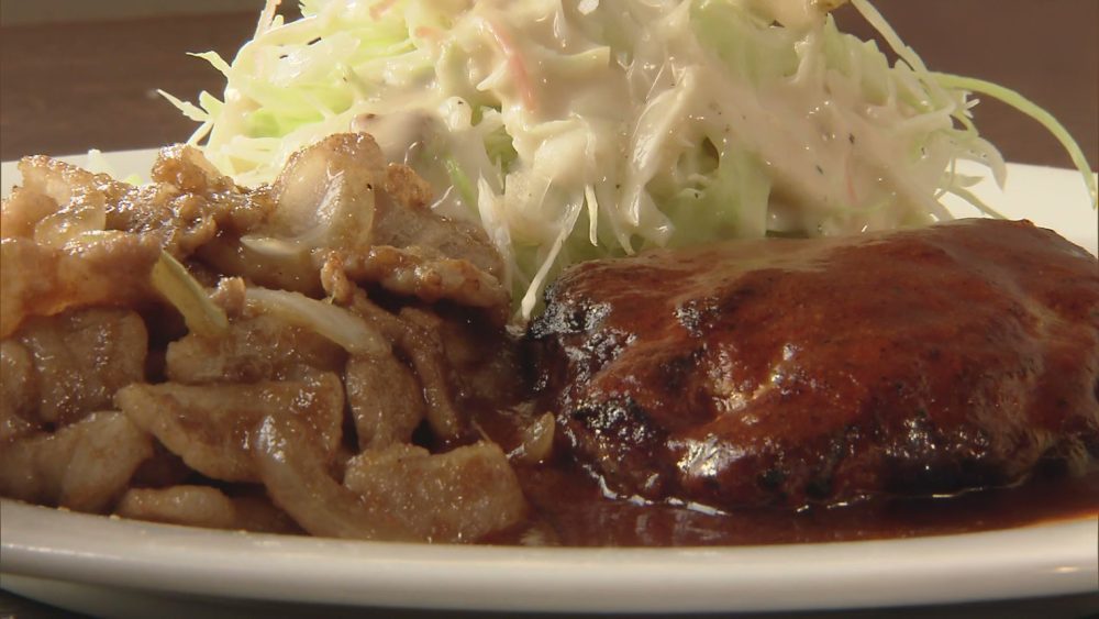 家族が笑顔になる洋食店　八戸市石堂「レストランにんにく亭」のふっかふかハンバーグと赤ワイン香る生姜焼き定食