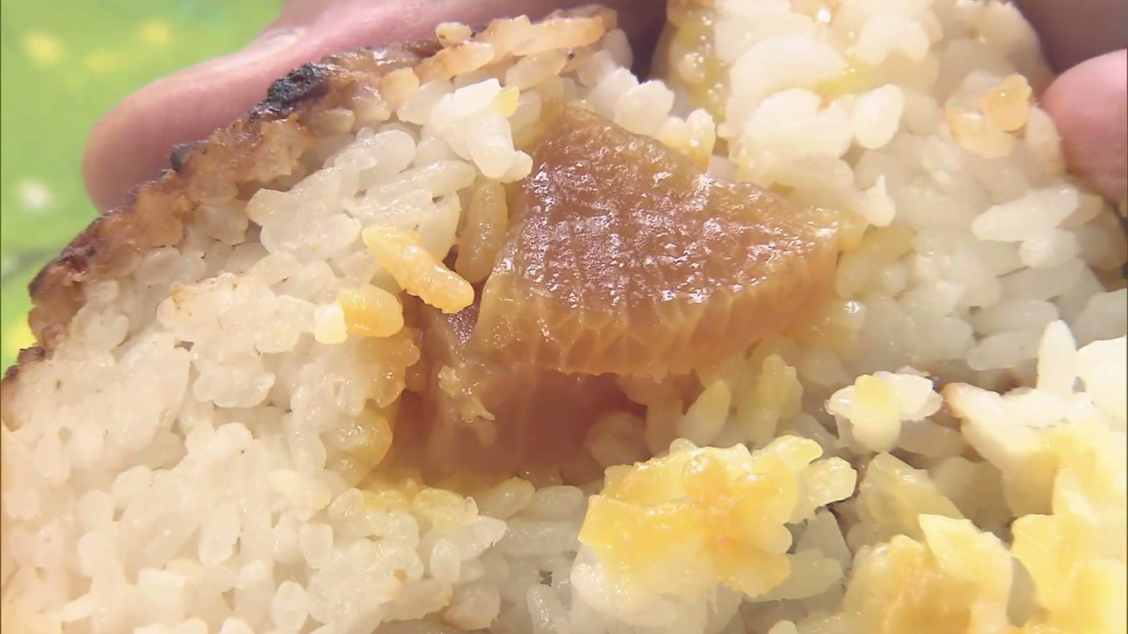 思わずデカッ！と声が出るメガMAXハンバーガーやオレハでしか買えない味噌大根おにぎりが大人気　六戸町のオレンジハート六戸バイパス店
