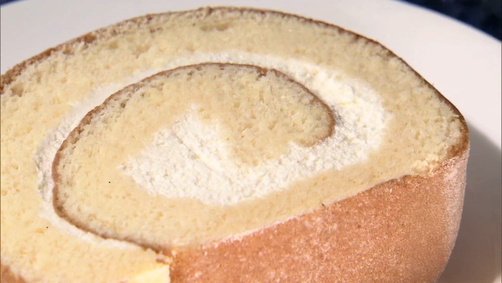 青森県産食材たっぷりのふんわりロールケーキ　青森市石江のPATISSERIE AVENCERは地域の魅力を届ける洋菓子店